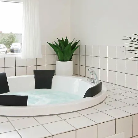 בית נופש Stunning Holiday In Bl Vand With Swimming Pool בלבאנד